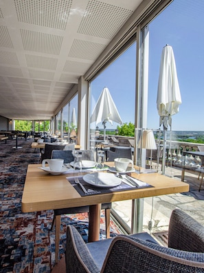 Daily buffet breakfast (EUR 22 per person)