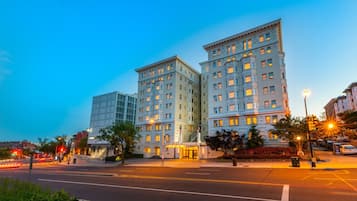 المنشأة من الخارج