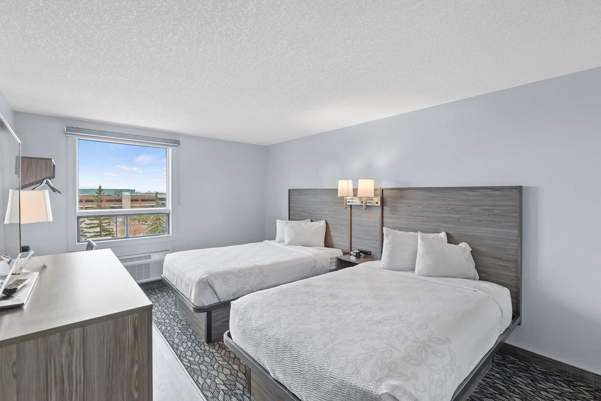 Individually furnished, desk, blackout drapes, free WiFi