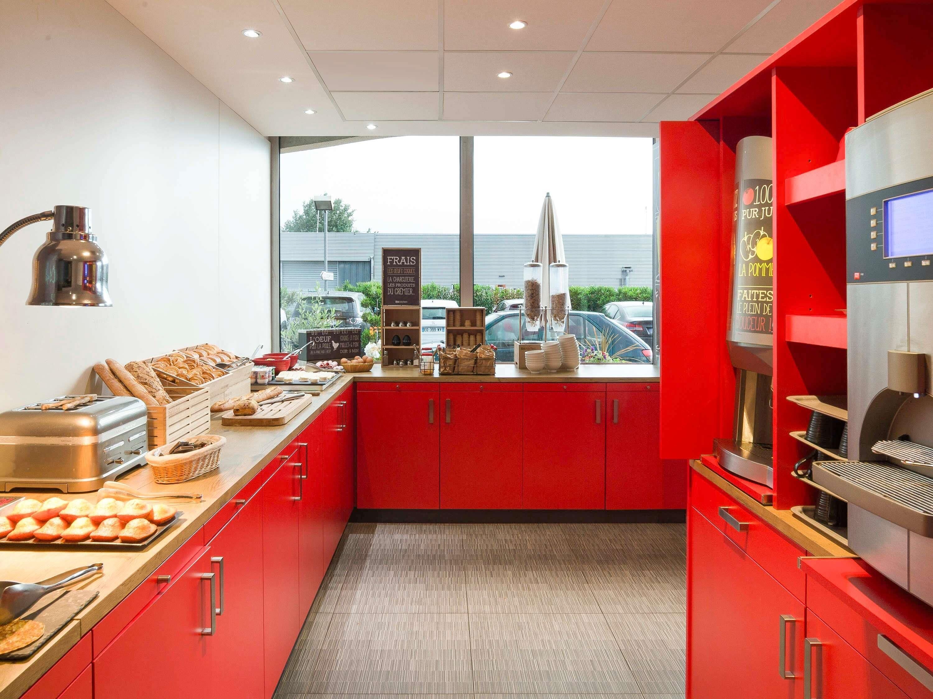 Daily buffet breakfast (EUR 12.90 per person)