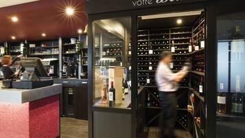 Déjeuner et dßner servis sur place, spécialités Cuisine au barbecue