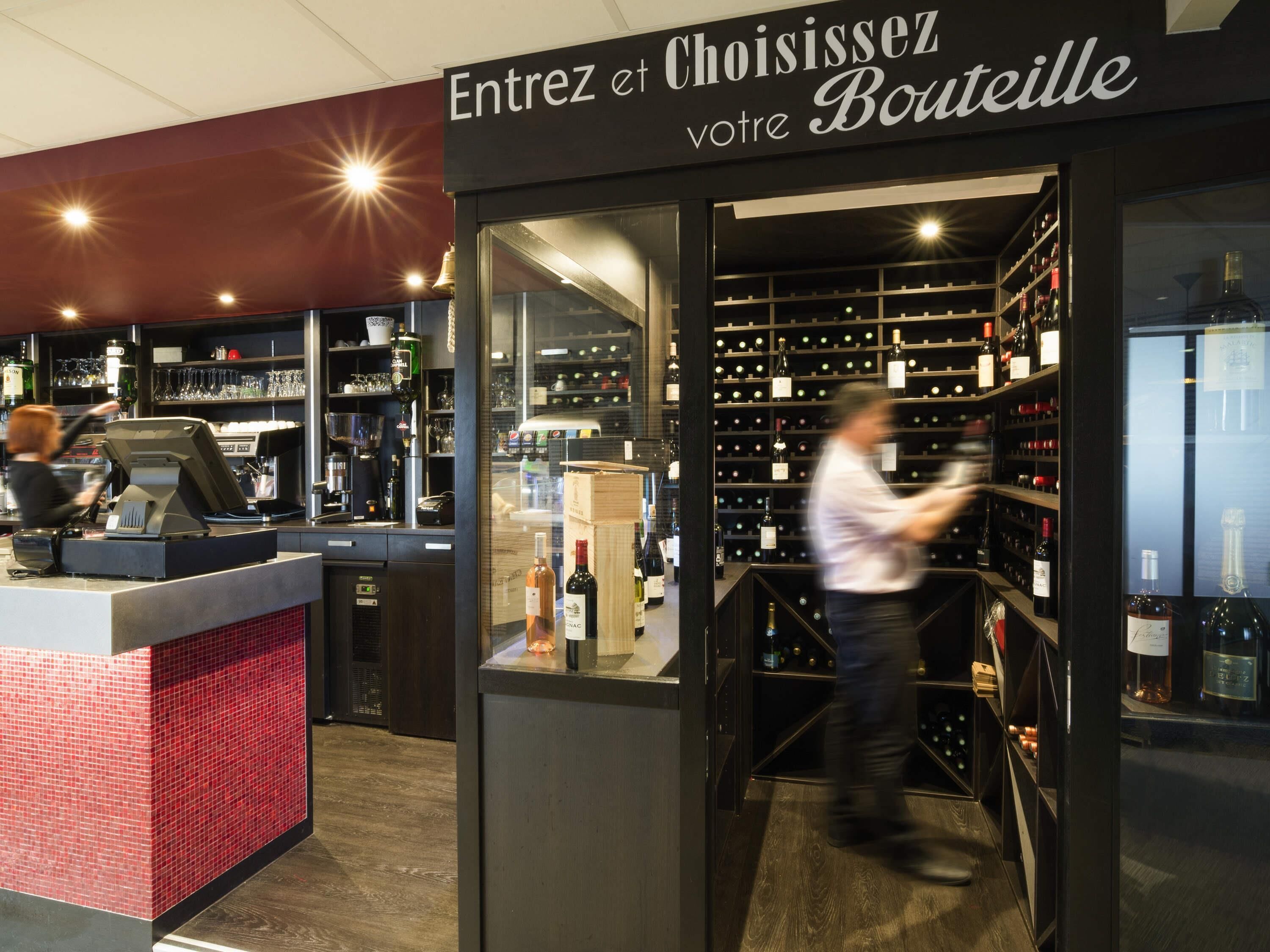 Déjeuner et dîner servis sur place