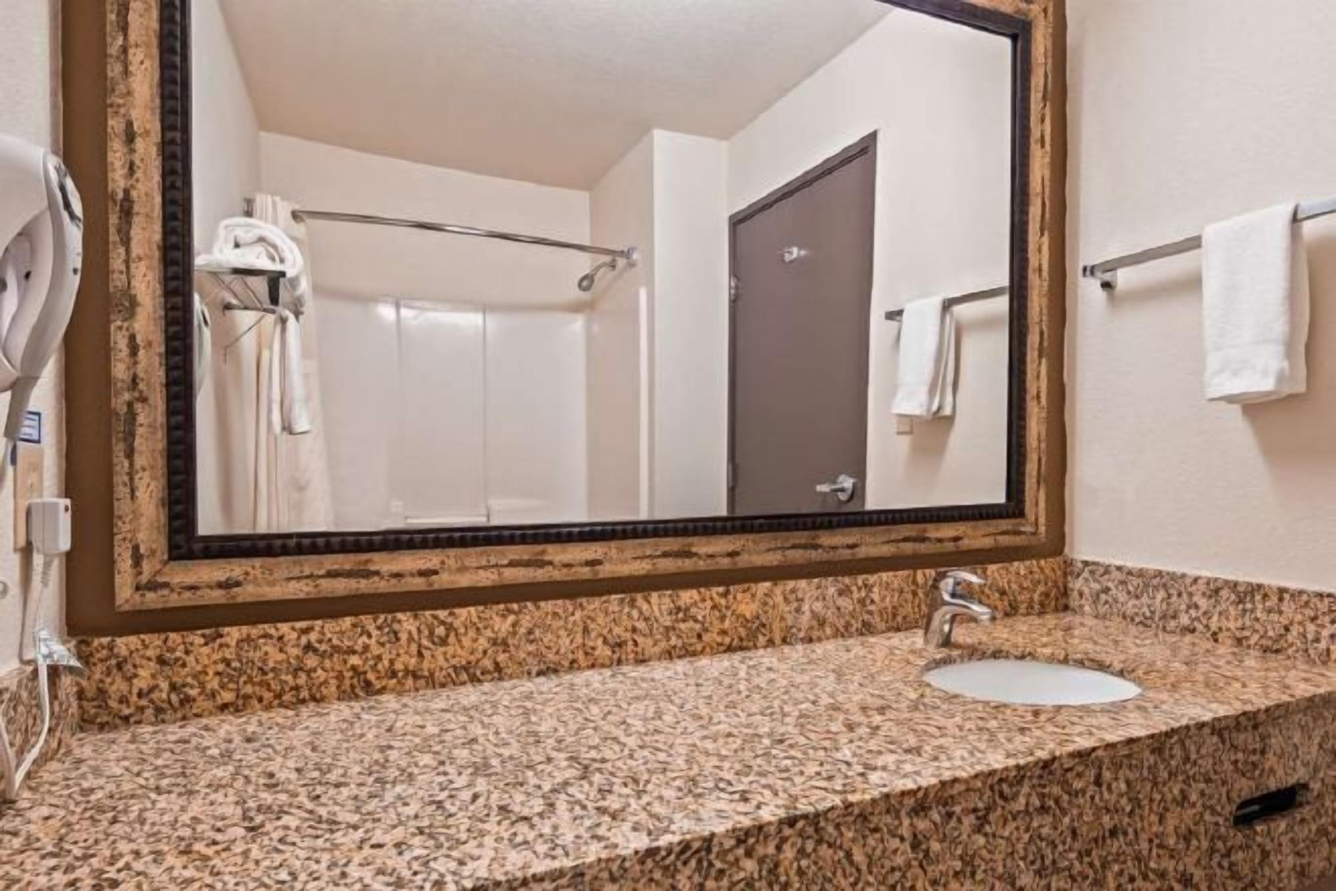 Combined shower/bathtub, eco-friendly toiletries, hair dryer, towels