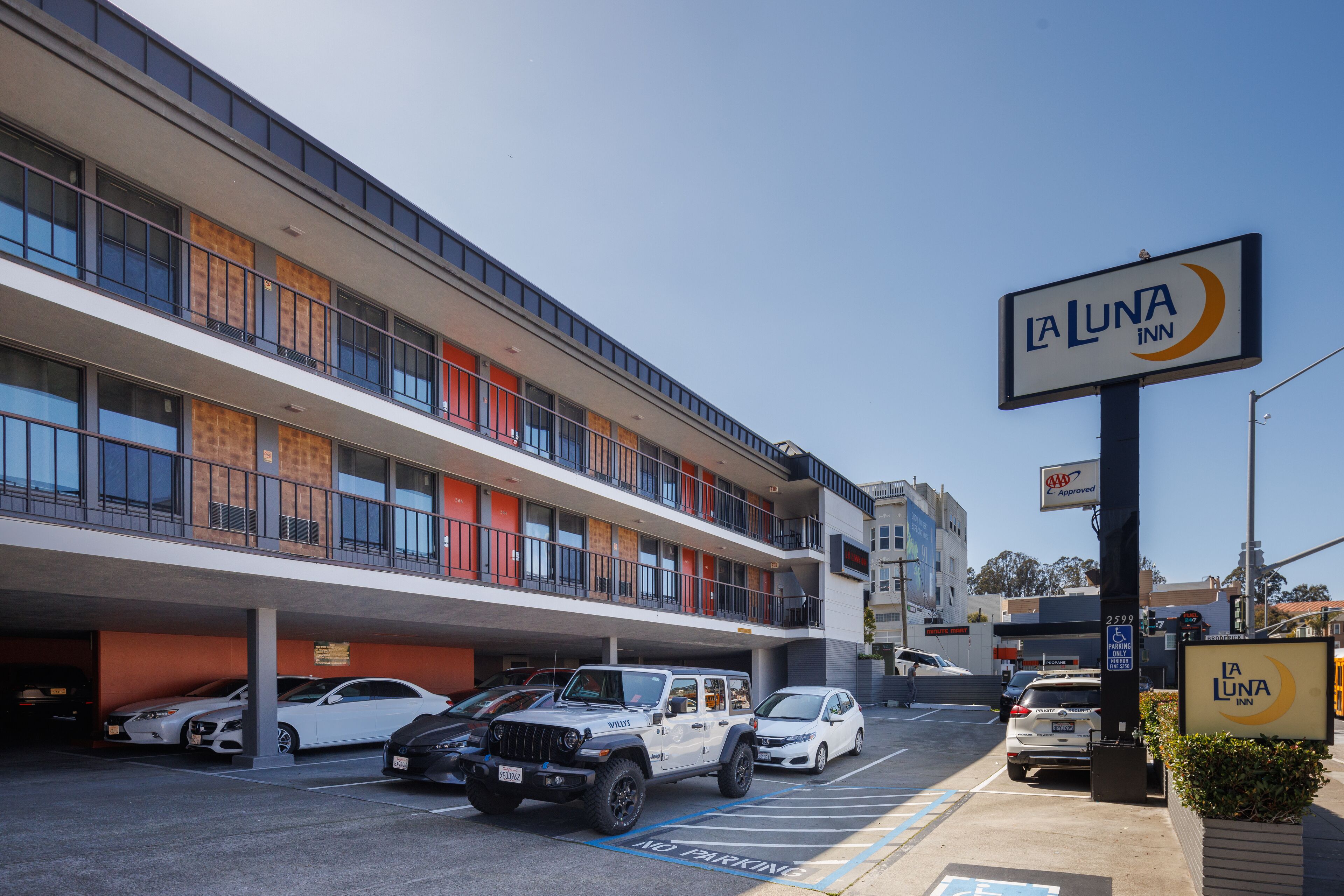 Photo - La Luna Inn, an Ascend Collection Hotel