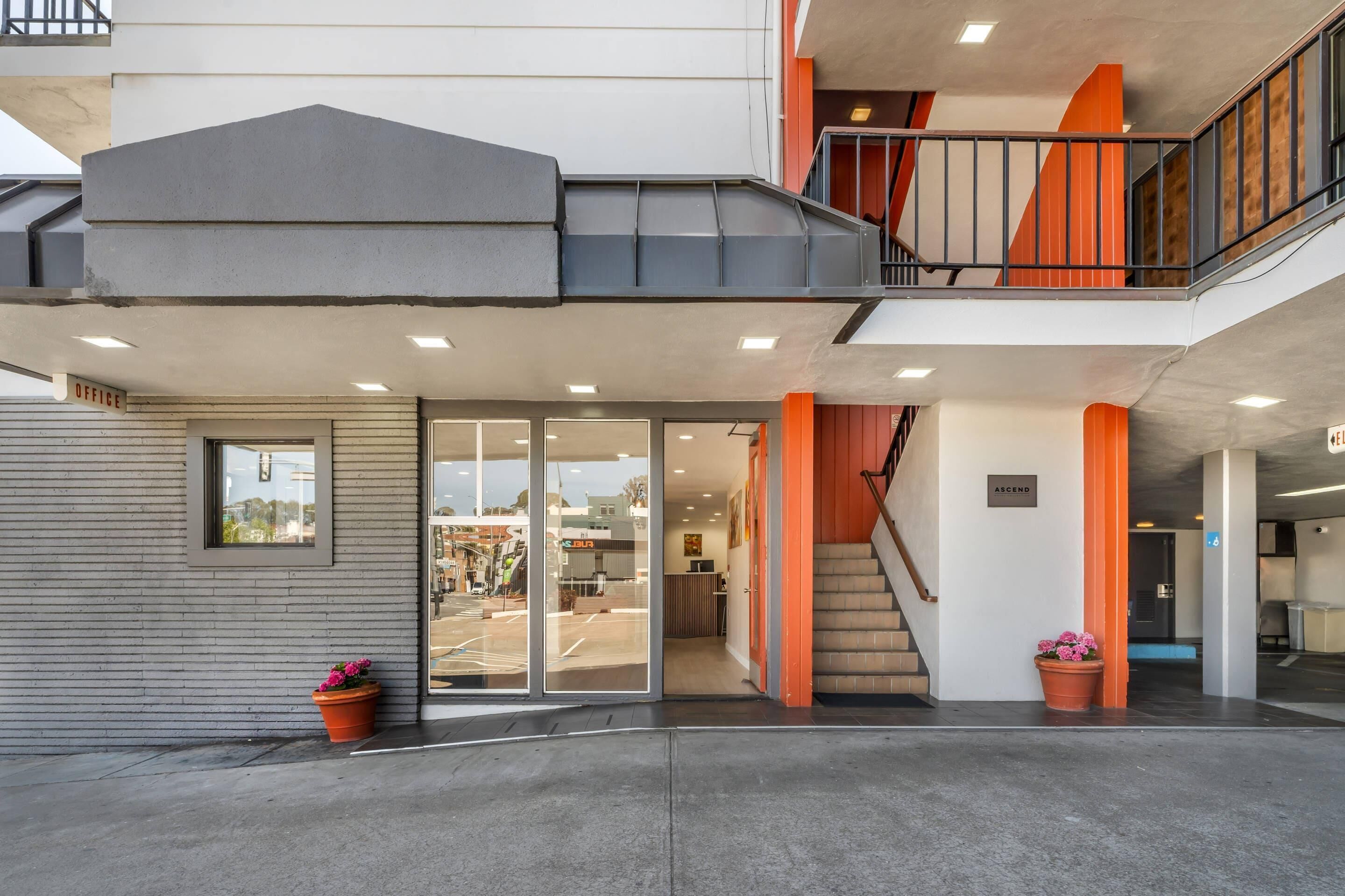 المنشأة من الخارج