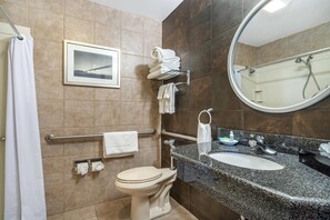 Shower, free toiletries, hair dryer, towels - La Luna Inn, an Ascend Collection Hotel (San Francisco)