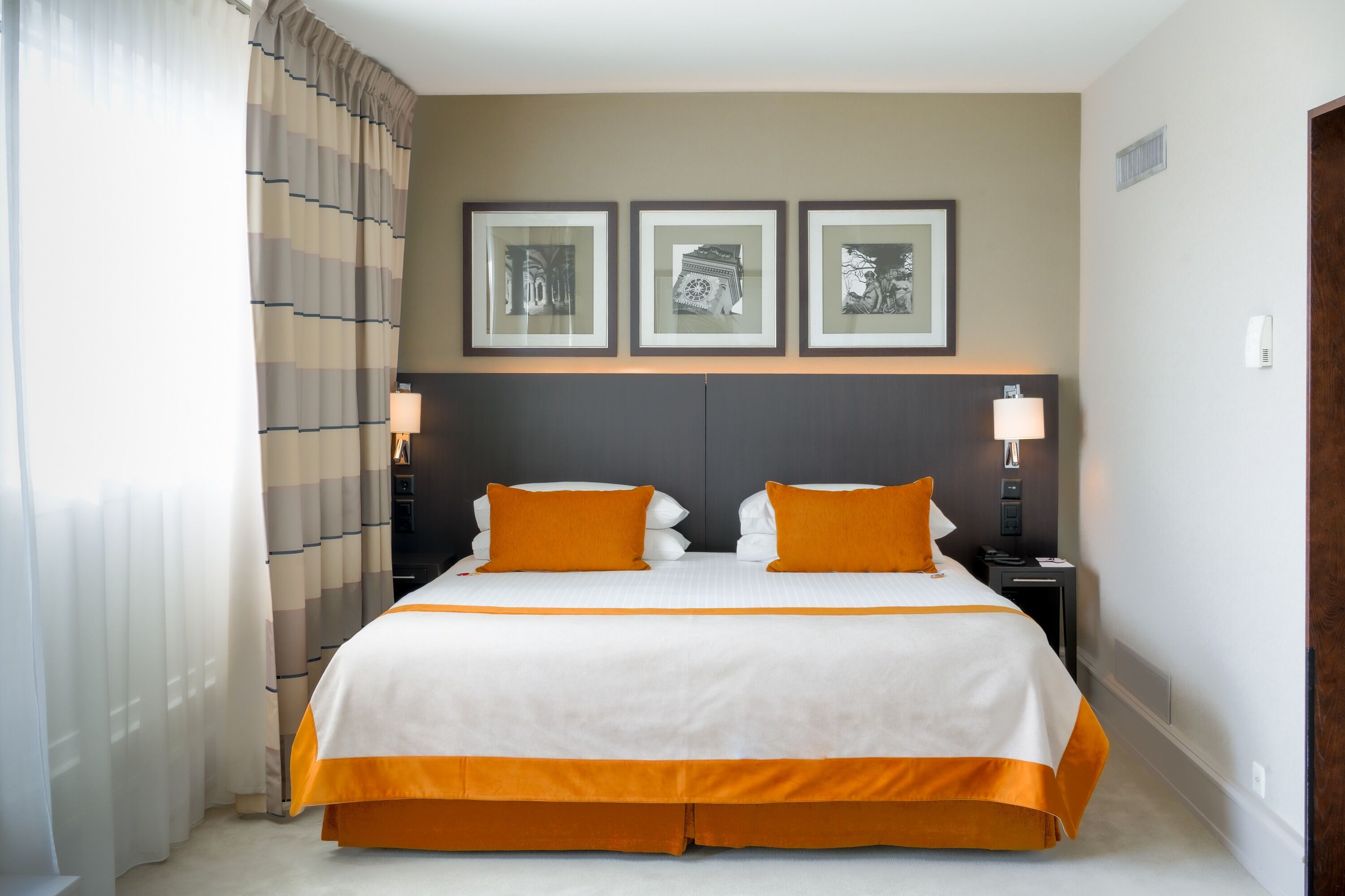 Deluxe Studio, Terrace | Minibar, in-room safe, desk, blackout drapes