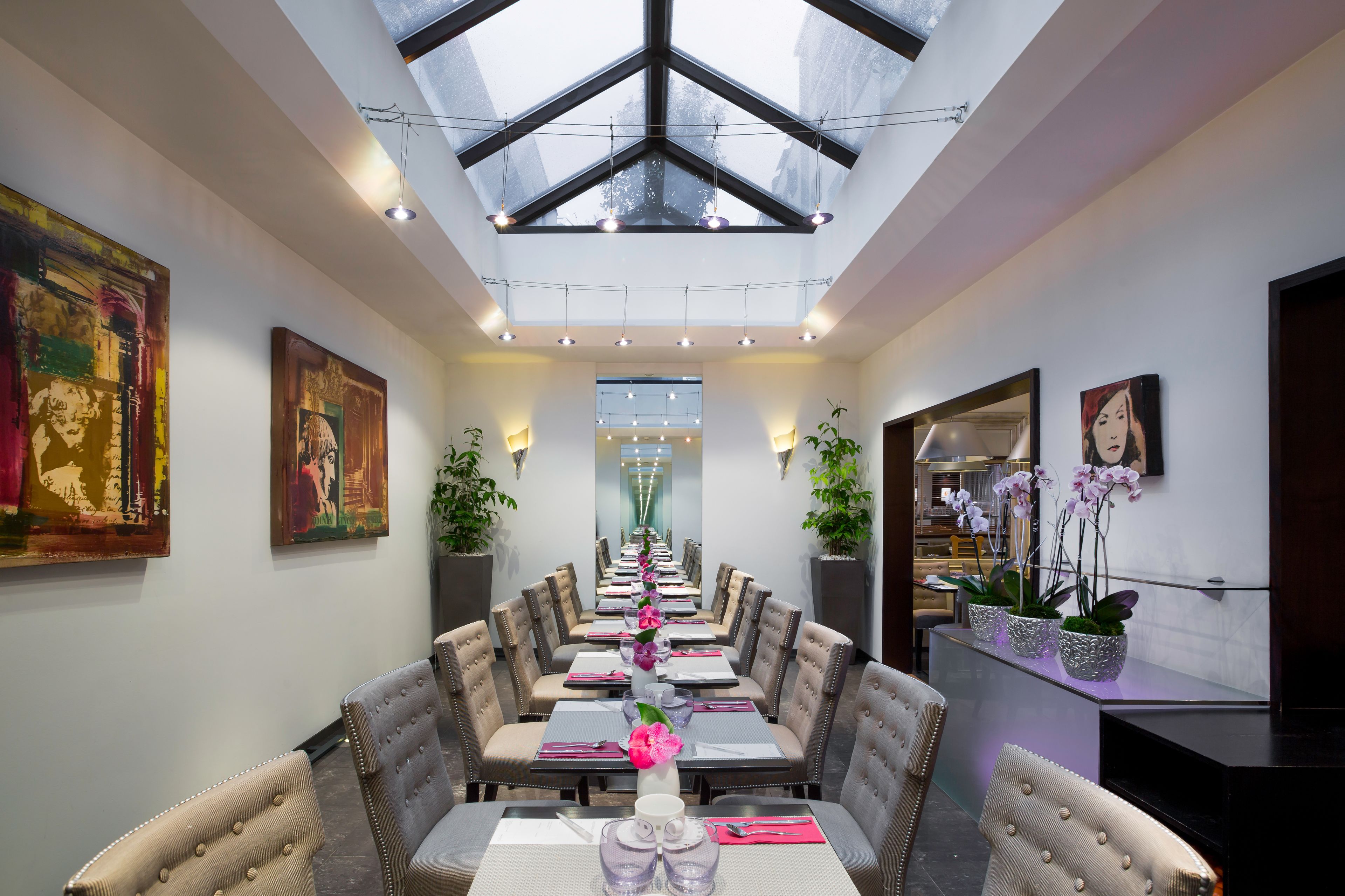 Petit déjeuner buffet (26 CHF par personne)