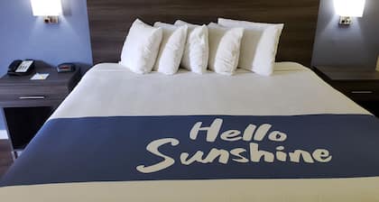 Days Inn by Wyndham Hampton Near Coliseum Convention Center