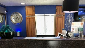 Unclassified image, 4 of 55, button - Rodeway Inn Wildwood Inn (Mammoth Lakes)