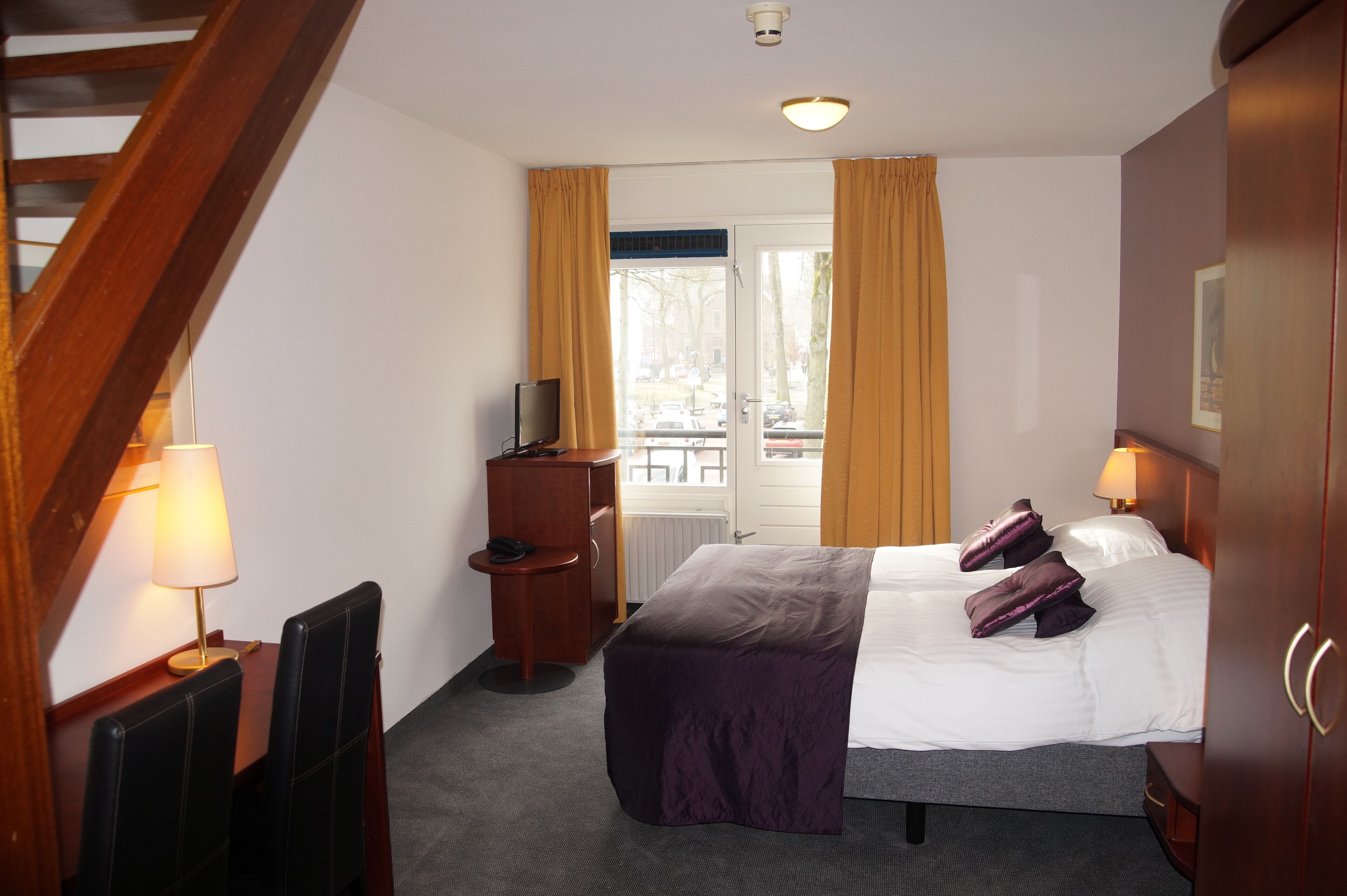 desk, iron/ironing board, free wifi, bed sheets