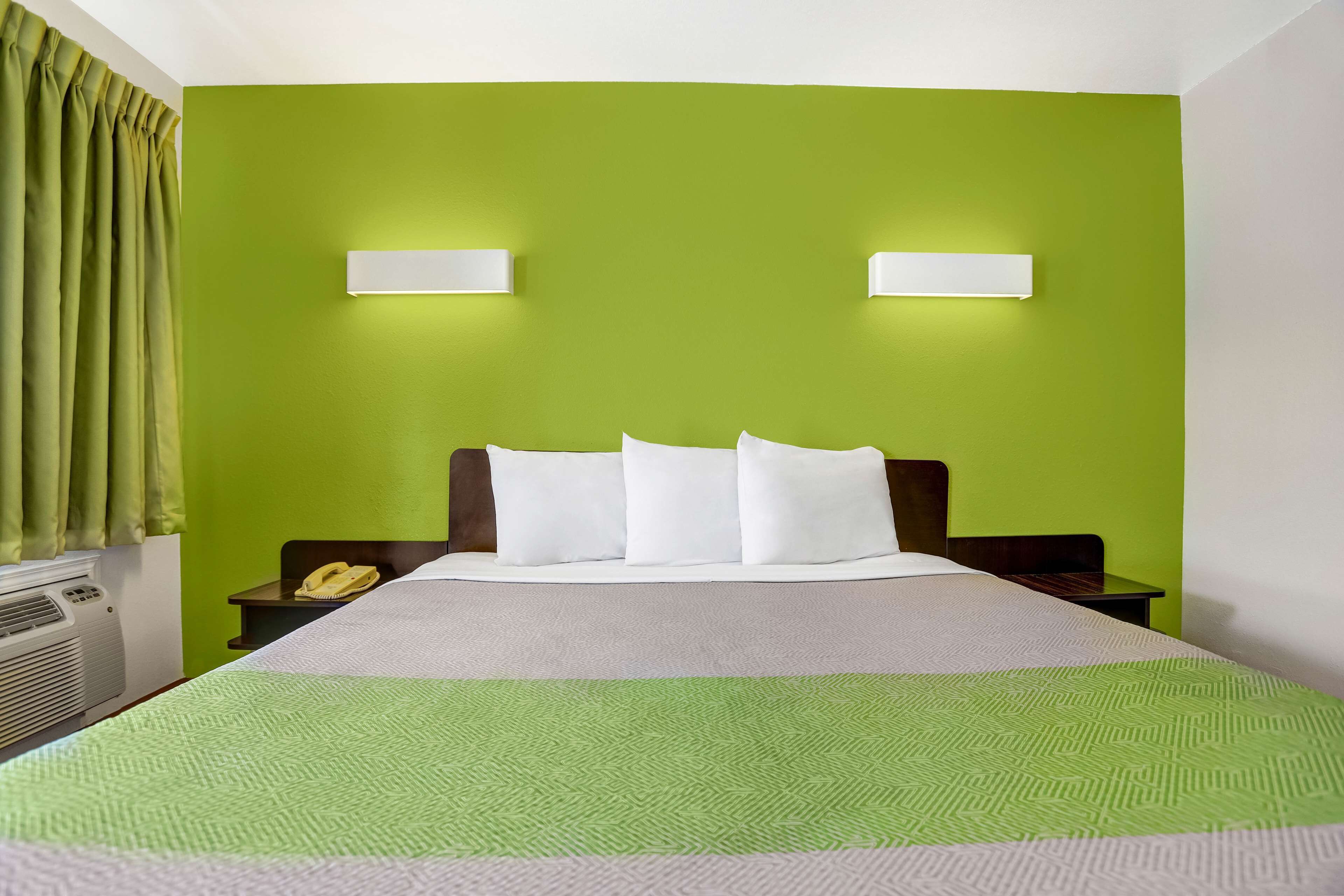 Silitysrauta/-lauta, lisävuoteet, ilmainen Wi-Fi, vuodevaatteet