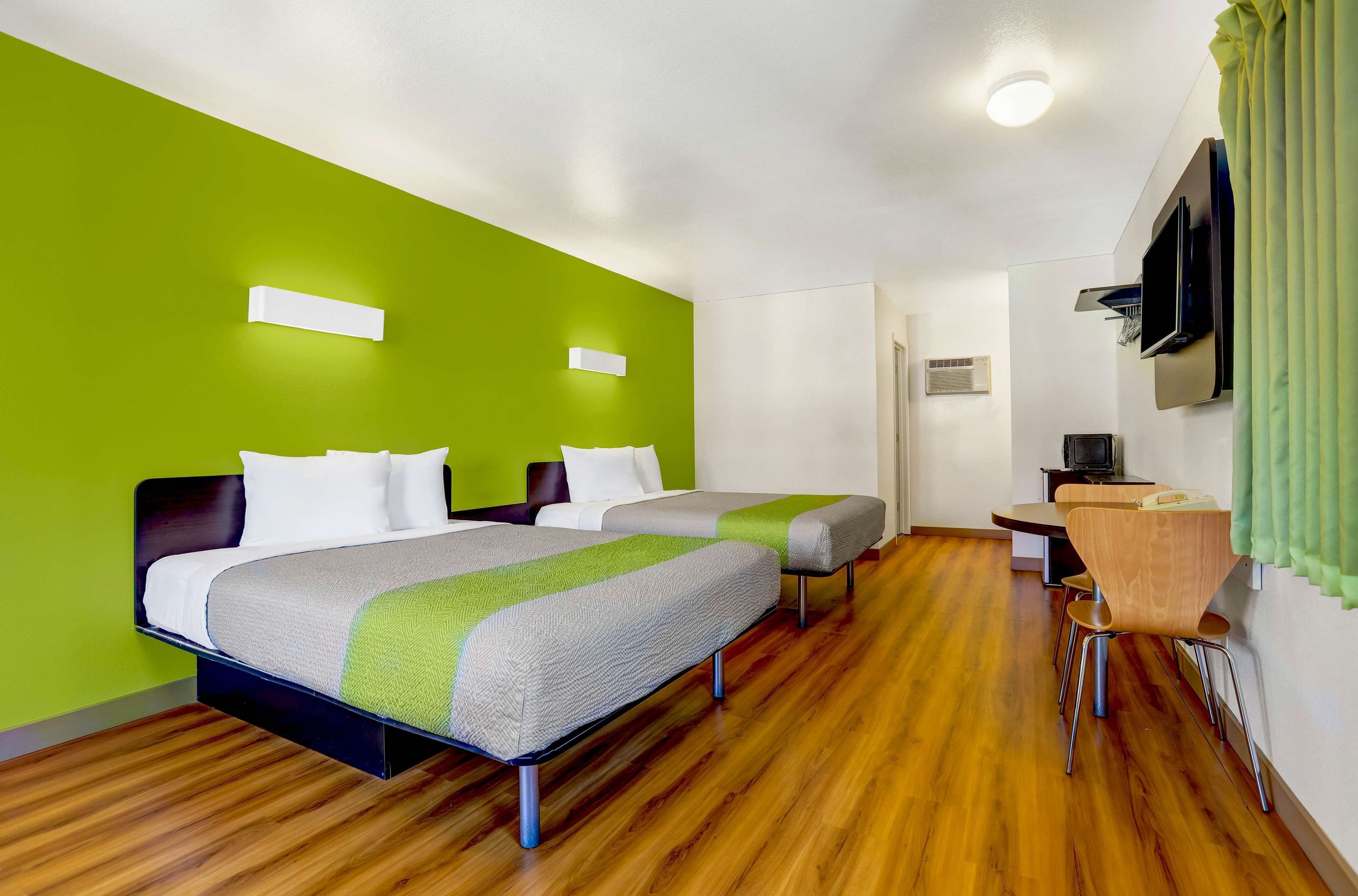 Fer et planche à repasser, lit d’appoint (supplément)