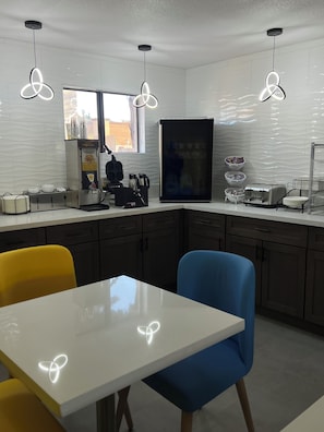 Breakfast area