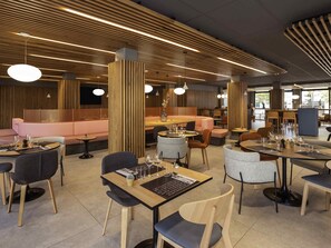 Lunch and dinner served - Novotel Bordeaux Centre Gare Saint Jean (Bordeaux)