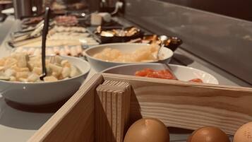 Desayuno buffet todos los días (con cargo)