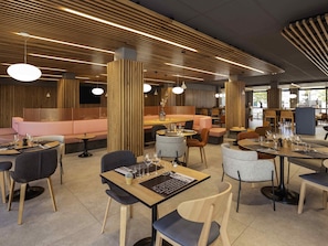 Déjeuner et dîner servis sur place