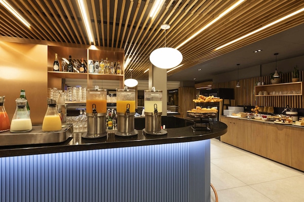 Daily buffet breakfast (EUR 19 per person)