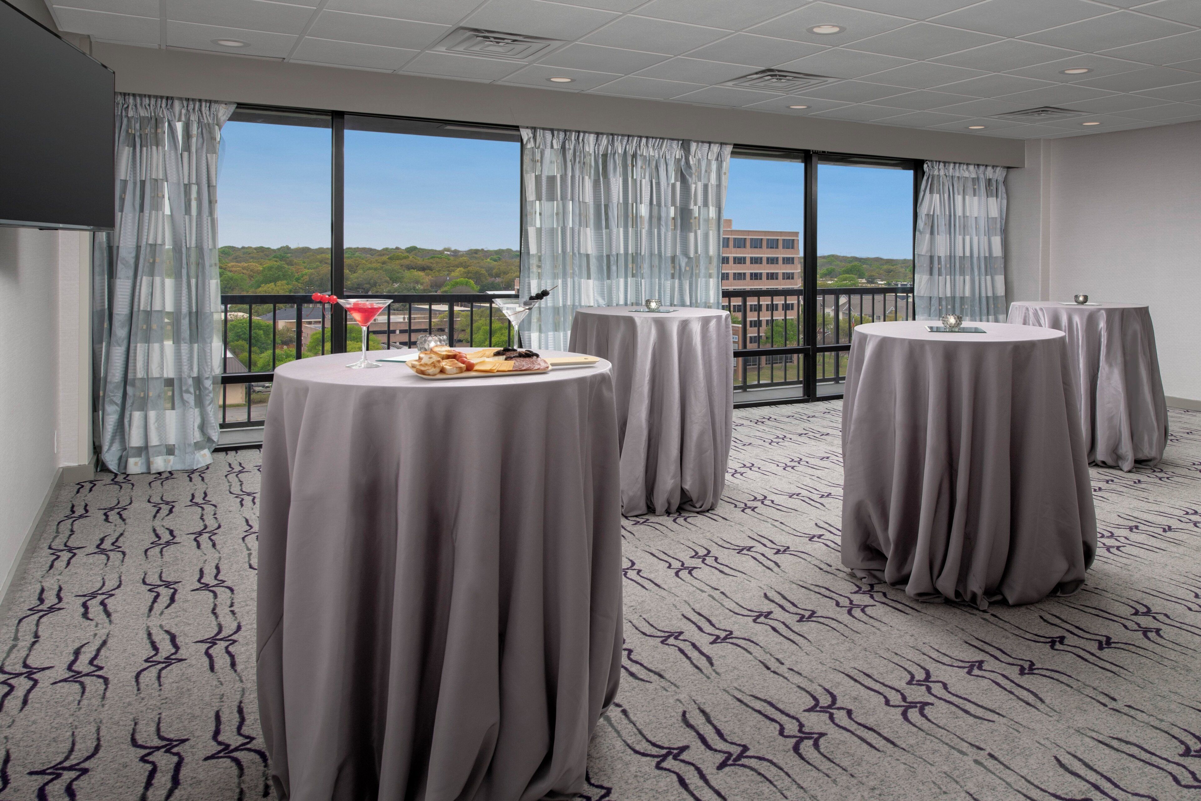 Photo - Crowne Plaza San Antonio Airport
