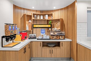 Petit déjeuner buffet compris tous les jours