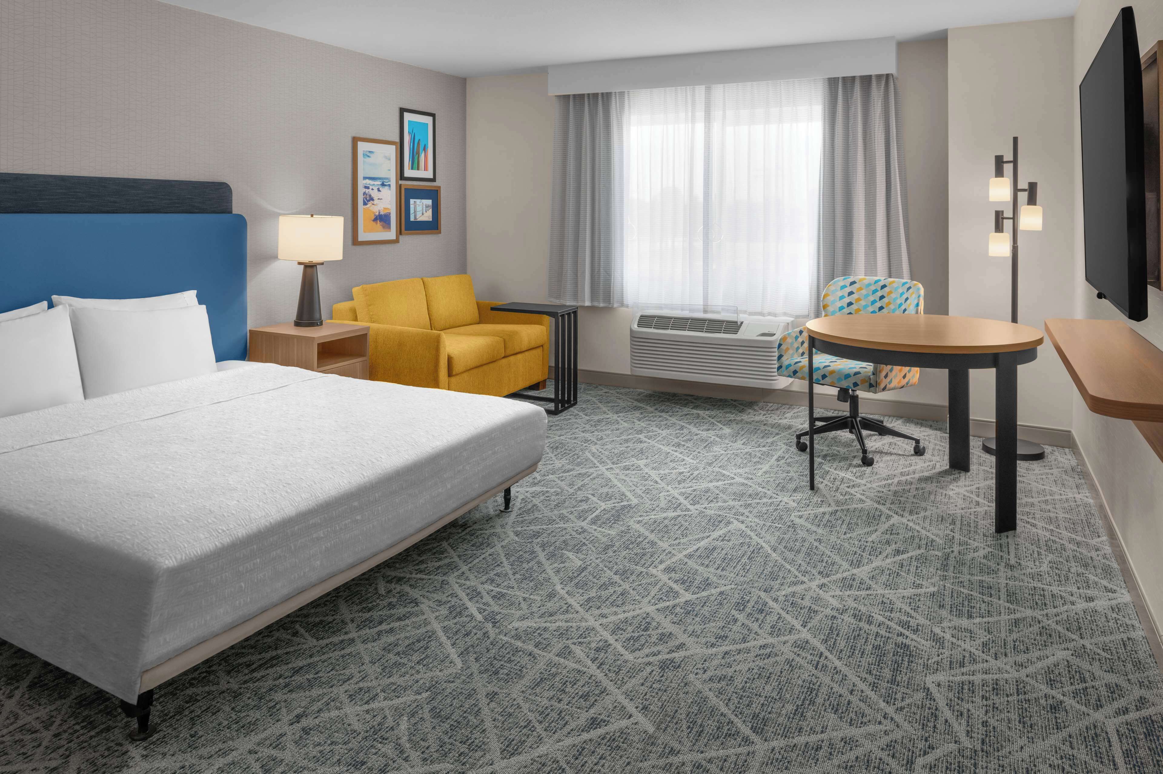 premium bedding, pillow-top beds, in-room safe, desk