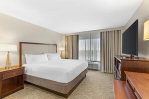 Suite, 1 cama de matrimonio grande (One Bedroom) | Ropa de cama hipoalergénica, caja fuerte, escritorio