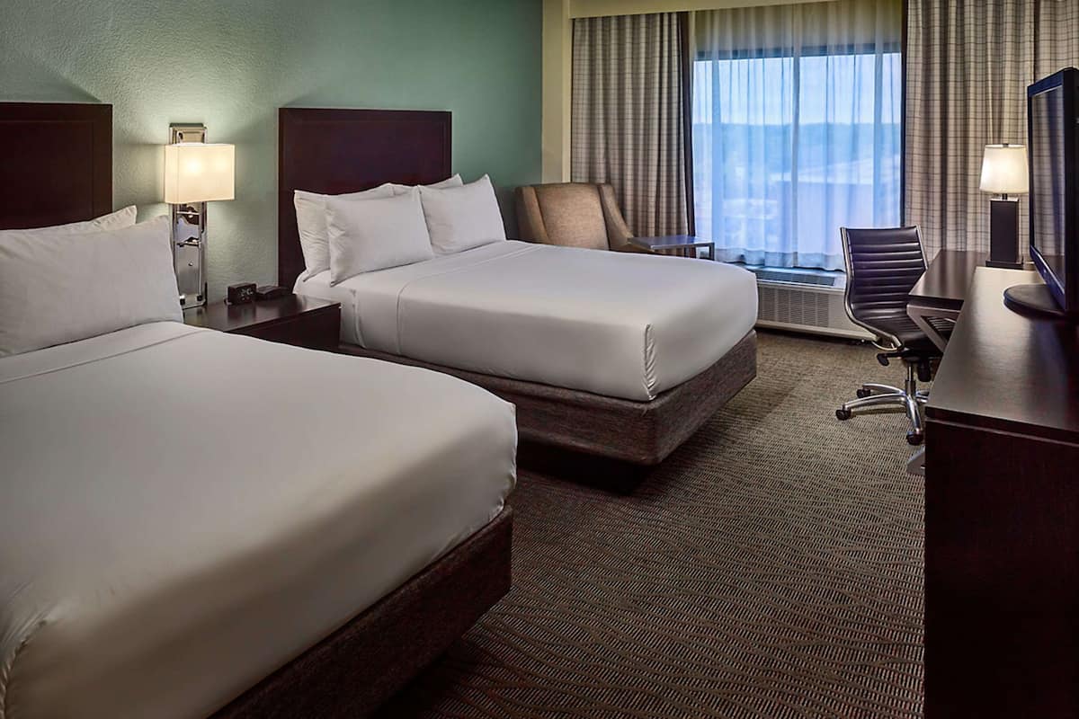 hypo-allergenic bedding, in-room safe, desk, laptop workspace