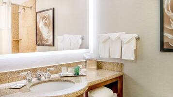 Combined shower/bathtub, free toiletries, hair dryer, towels