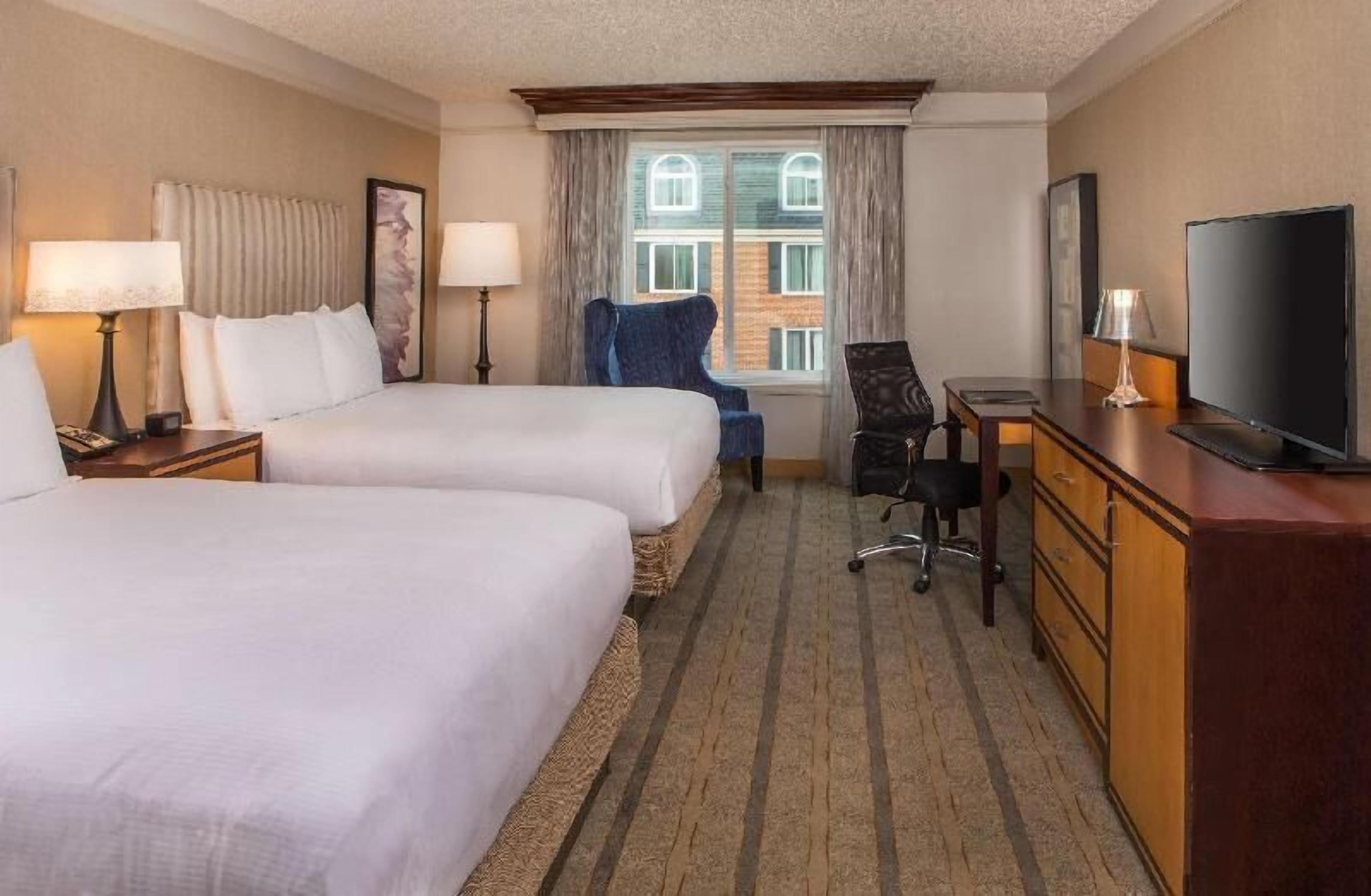Premium bedding, in-room safe, desk, iron/ironing board