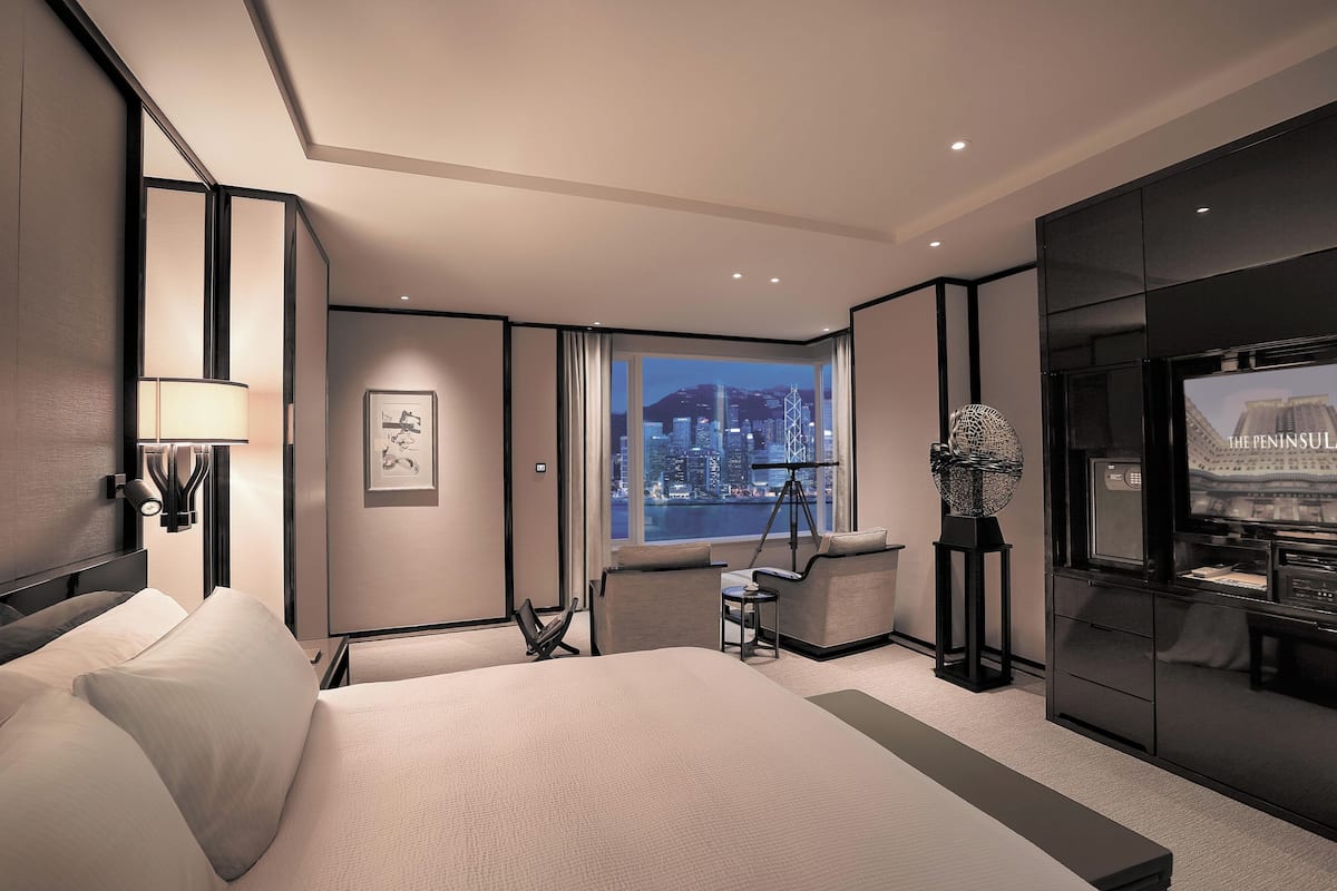 1 bedroom, premium bedding, down duvets, minibar