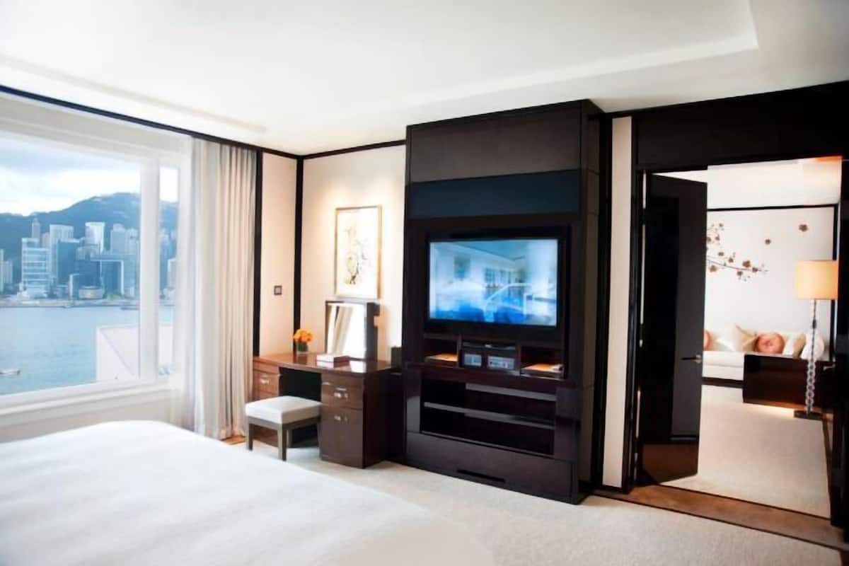 1 bedroom, premium bedding, down comforters, minibar
