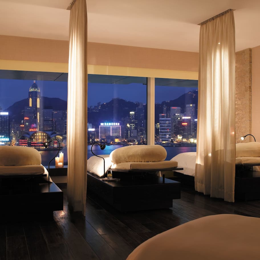 Couples treatment rooms, sauna, hot tub, steam room, body treatments