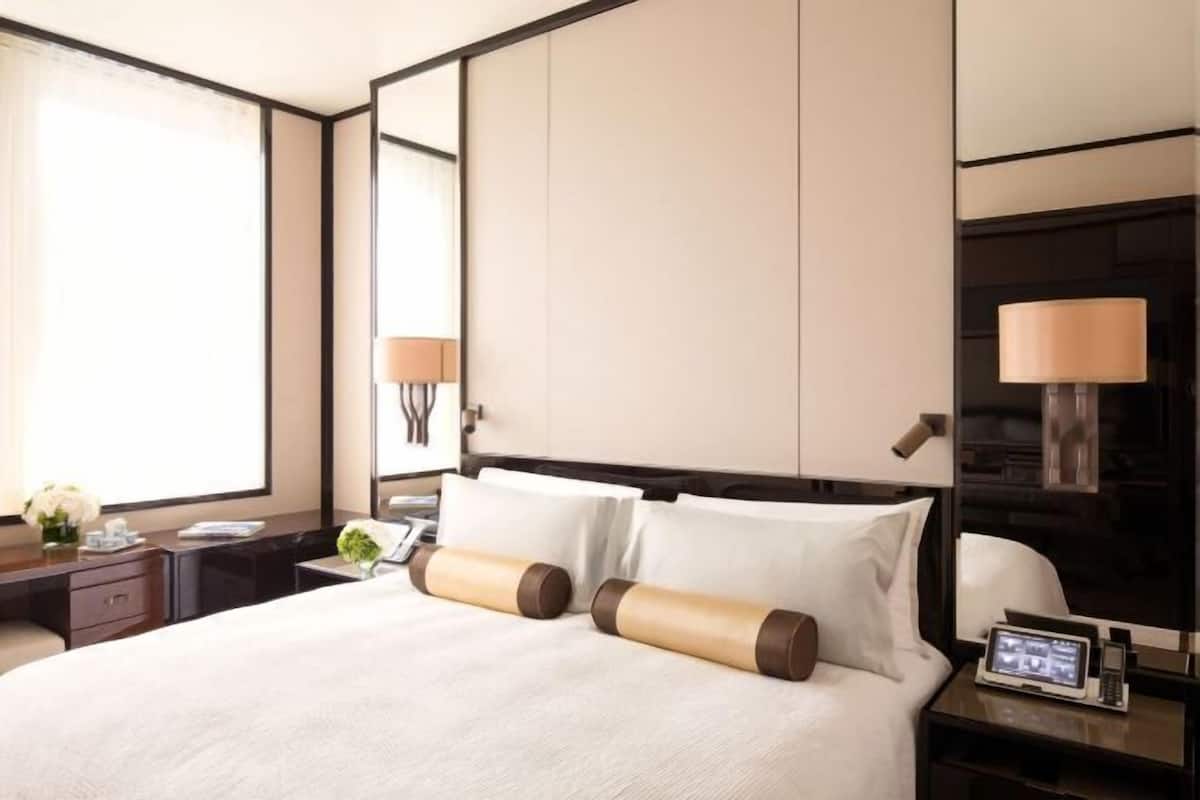 1 bedroom, premium bedding, down comforters, minibar