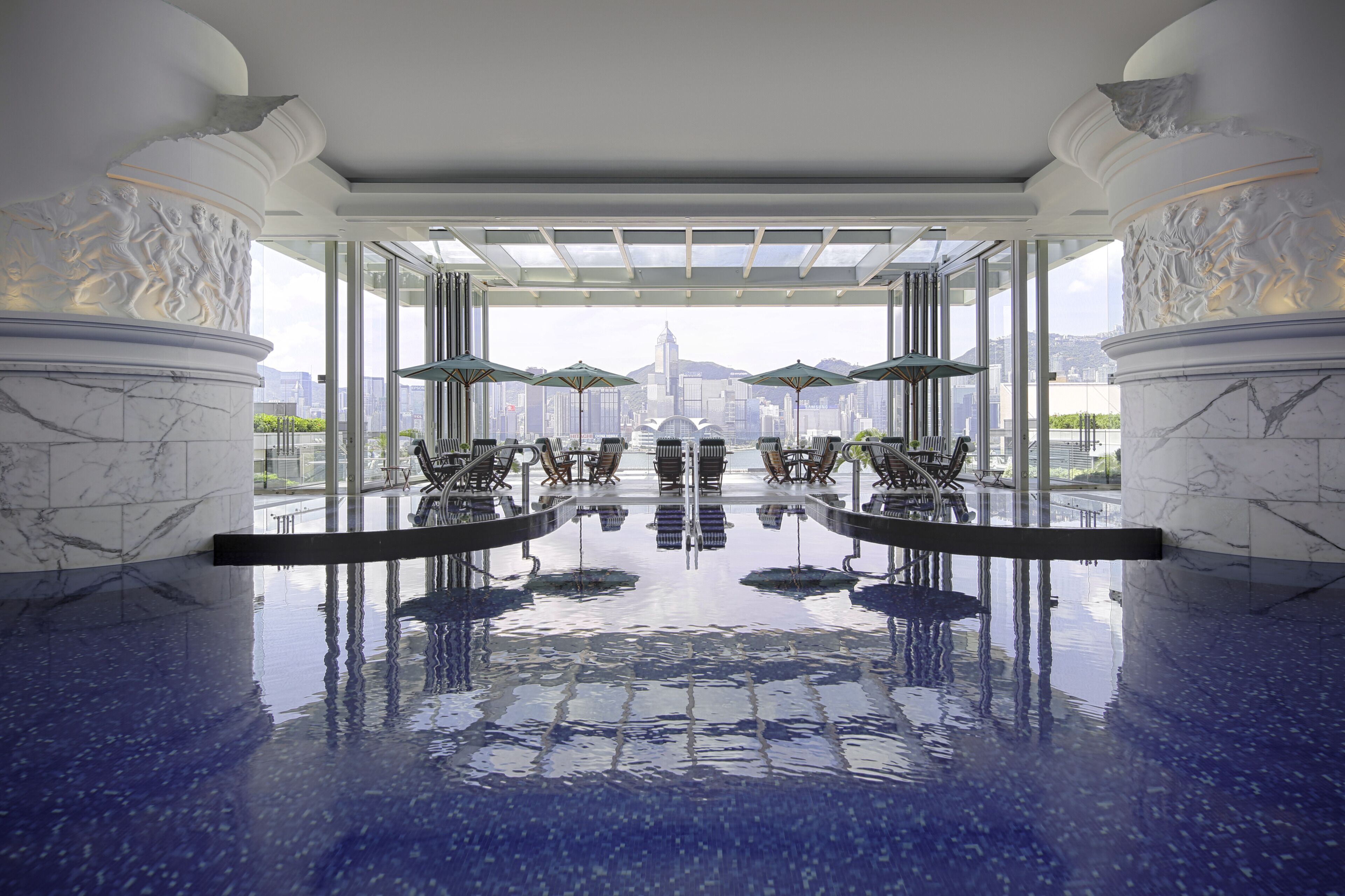 Indendørs pool