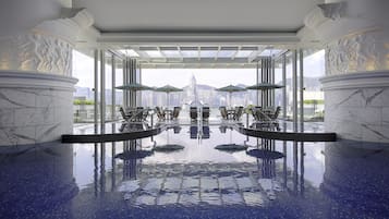 Indendørs pool