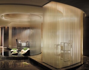 Salas de tratamientos para parejas, sauna, bañera de hidromasaje 