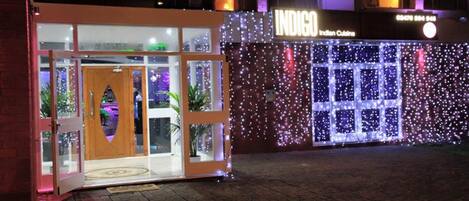 Vista frontal de la propiedad