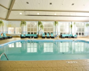 Innenpool, Außenpool (je nach Saison geöffnet)