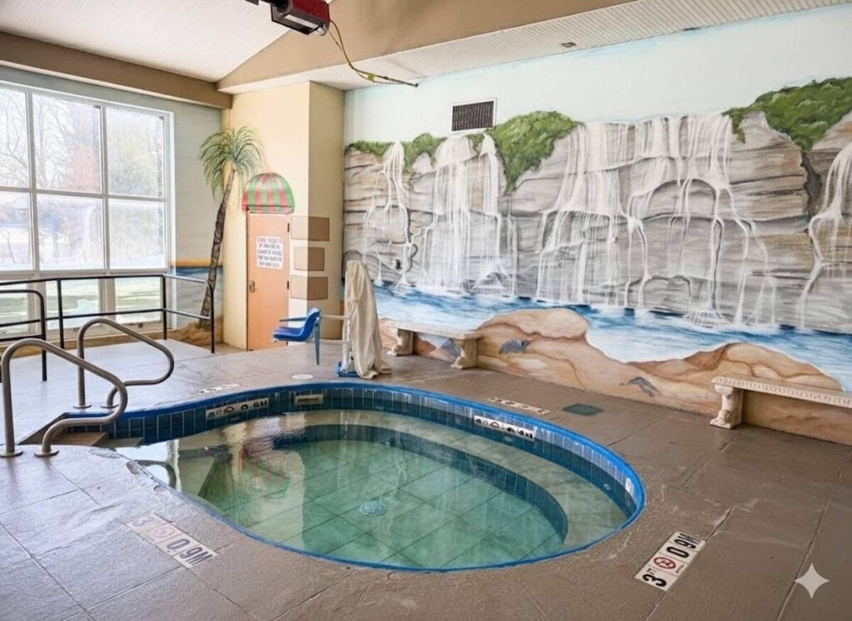 Piscine couverte, piscine extérieure (ouverte en saison)