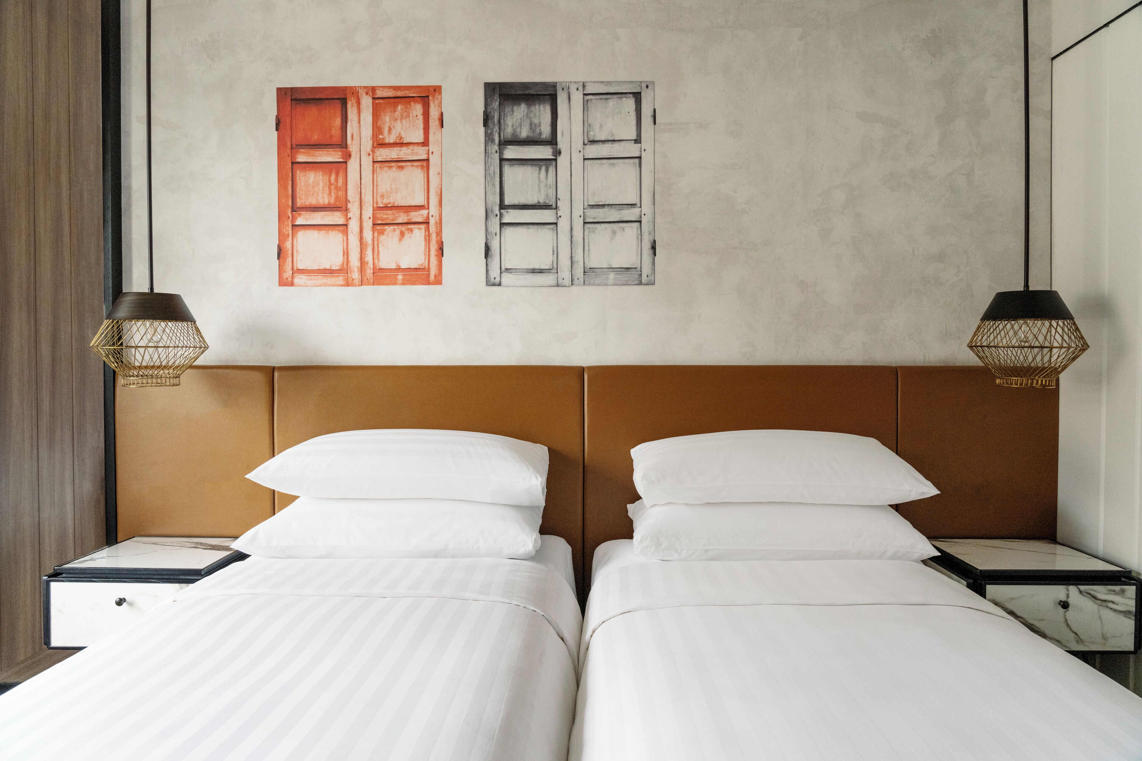 Hypo-allergenic bedding, minibar, in-room safe, desk