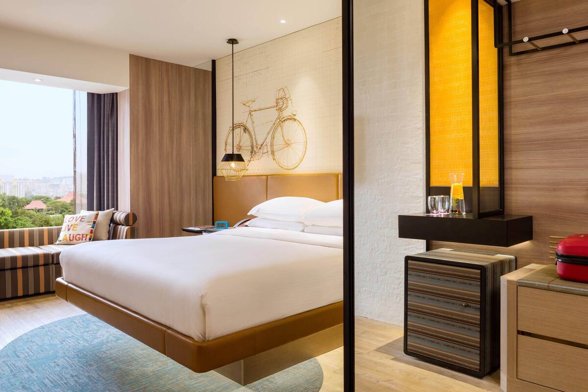 Club Room, 1 King Bed