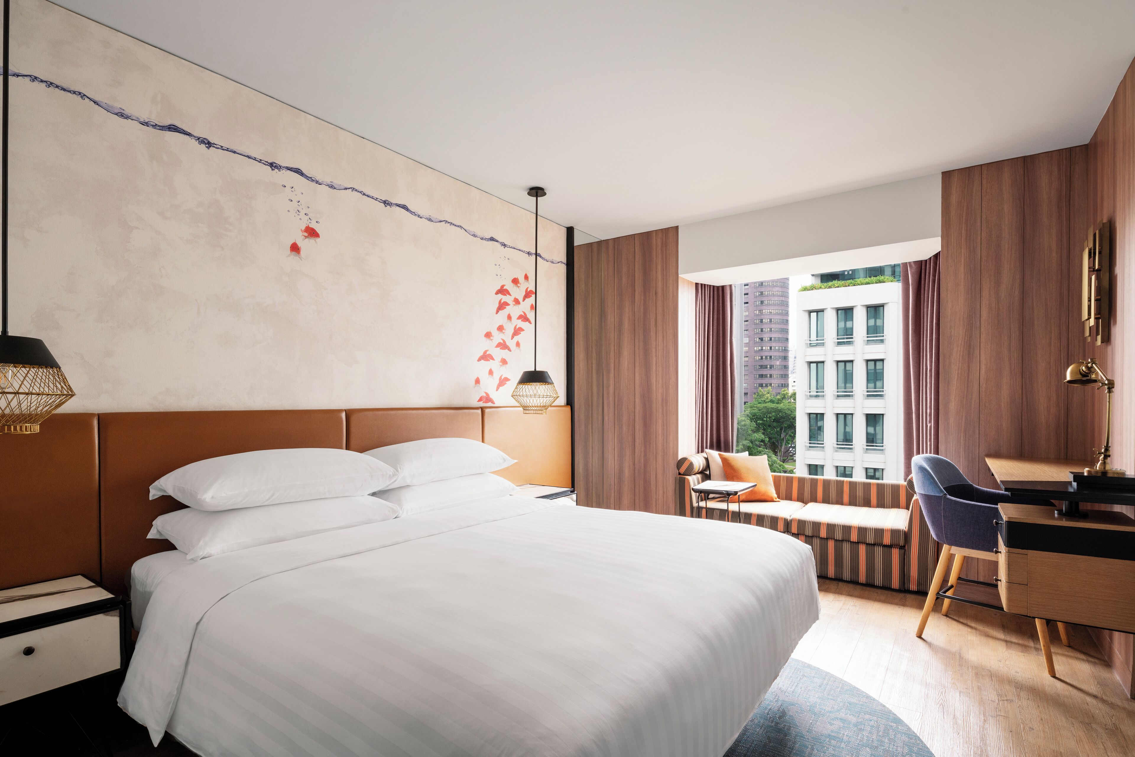 Deluxe Room, 1 King Bed | Hypo-allergenic bedding, minibar, in-room safe, desk