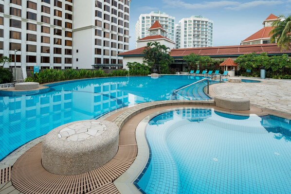 Outdoor pool, pool umbrellas, sun loungers