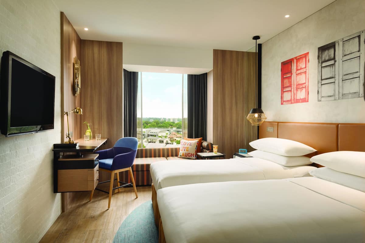 Hypo-allergenic bedding, minibar, in-room safe, desk