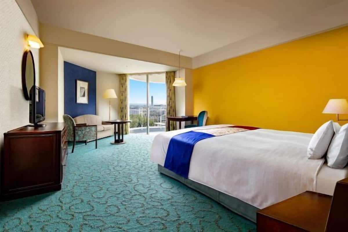 Skrivebord, strykejern/-brett, wi-fi (inkludert) og sengetøy