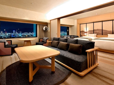Desk, iron/ironing board, free WiFi, bed sheets. Kobe Portopia Hotel
