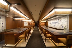 9 restaurants, lunch, dinner served; Japanese cuisine 