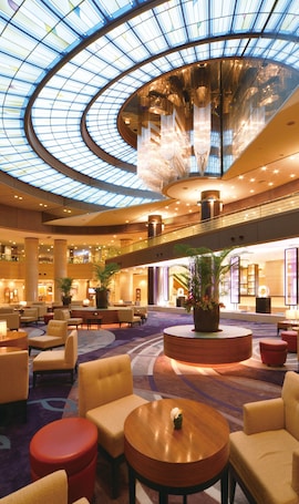 Lobby. Kobe Portopia Hotel