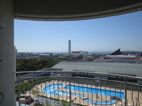 Balcony. Kobe Portopia Hotel