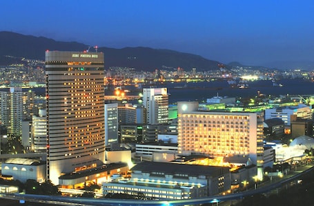 Exterior. Kobe Portopia Hotel